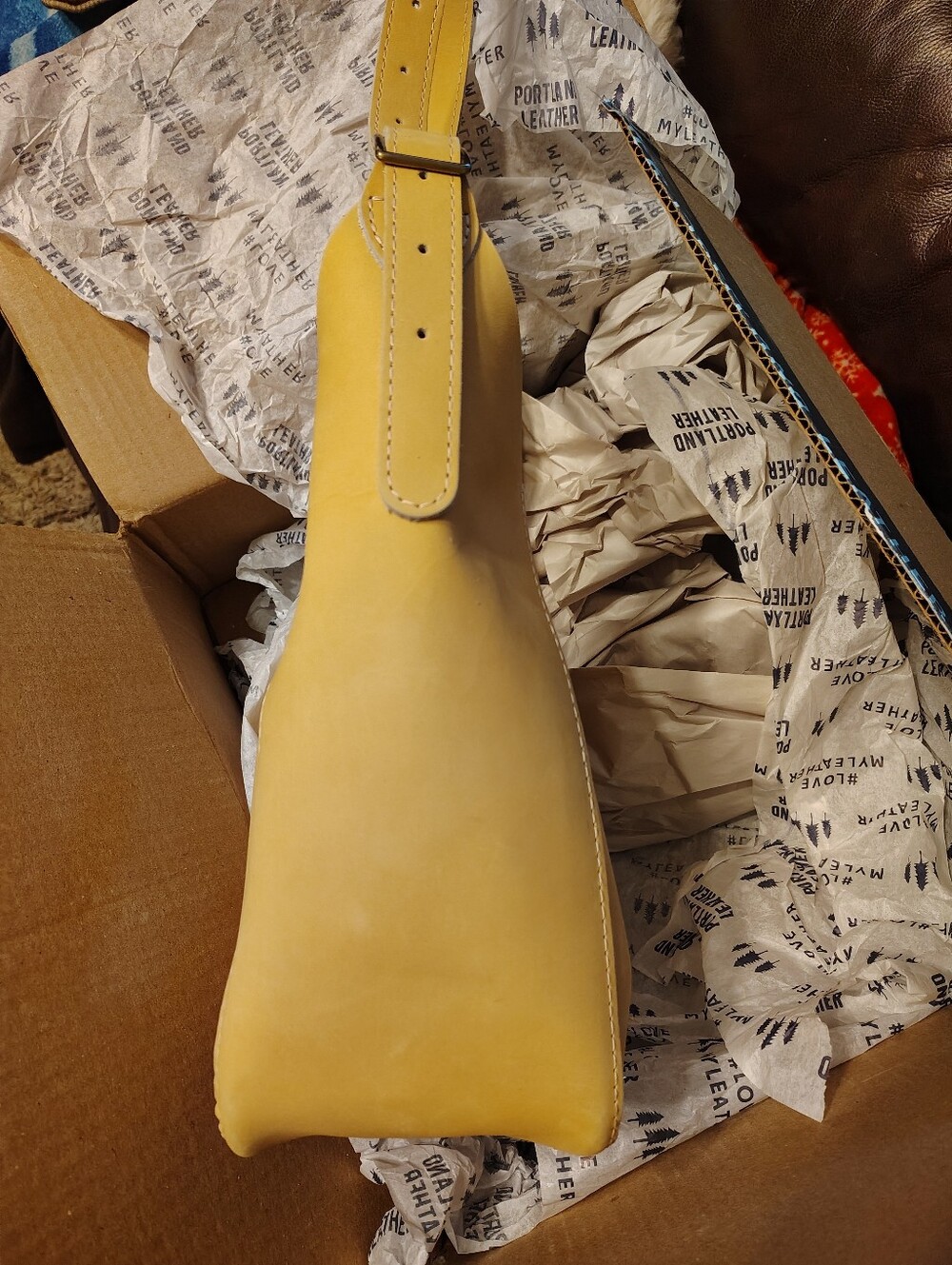 Yellow ( Banana Stand) Portland Leather Flora Shoulder Bag. - Picture 3 of 6